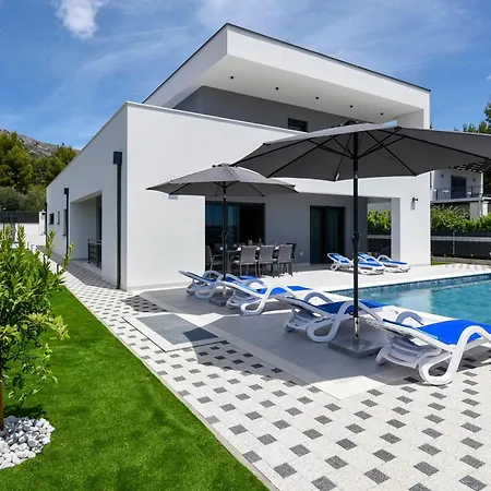 Villa Mi *
