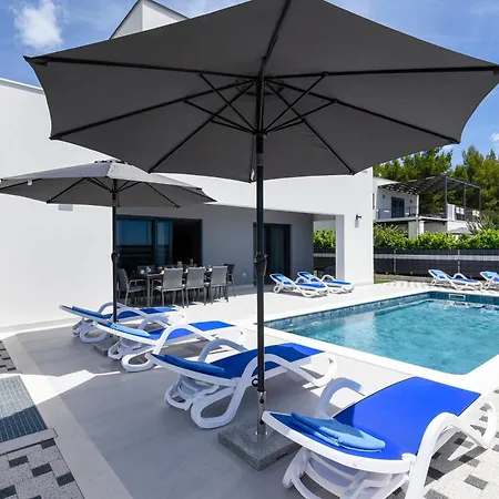 Mi Villa *